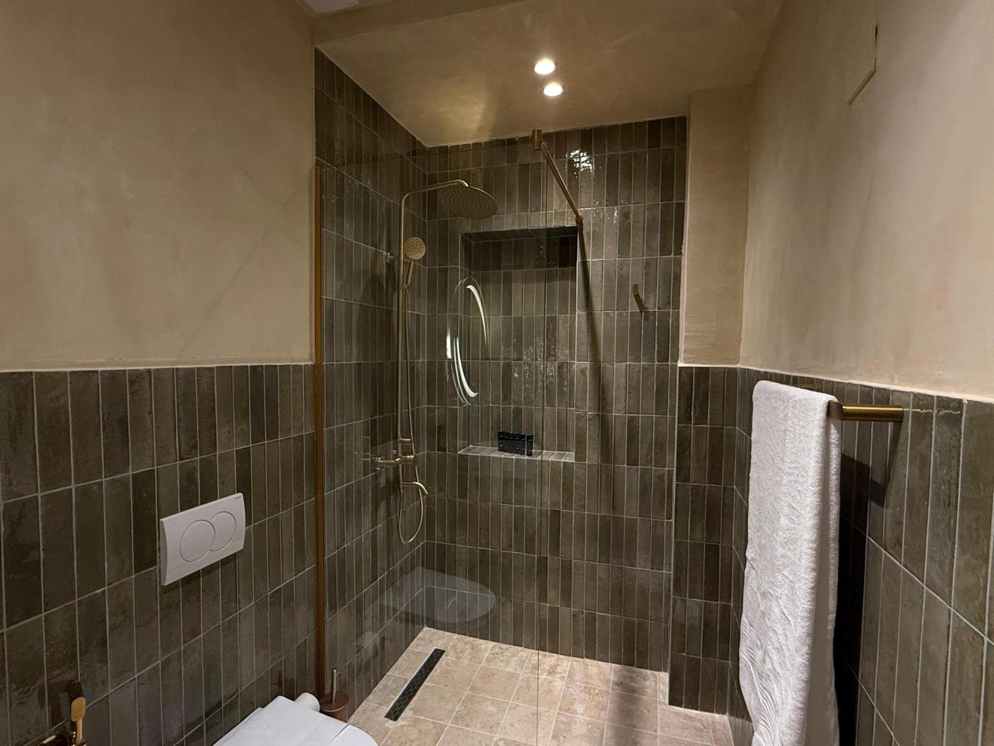 Vater Apartments Тирана Екстериор снимка