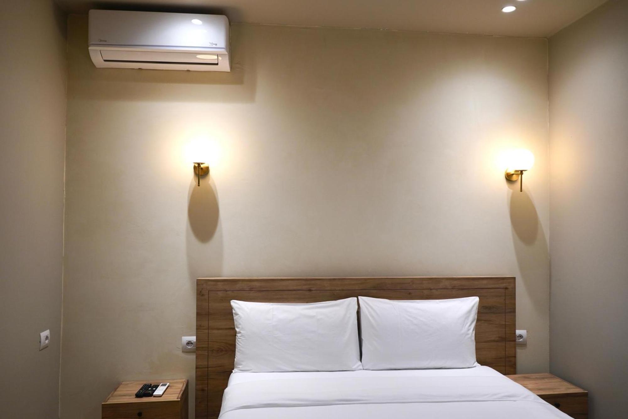 Vater Apartments Тирана Екстериор снимка
