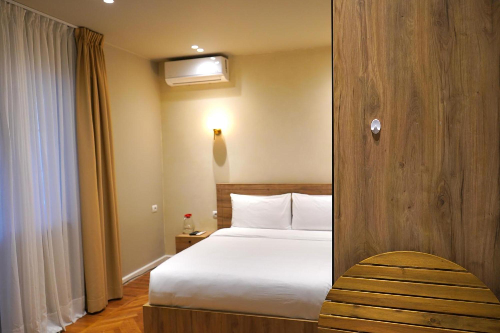 Vater Apartments Тирана Екстериор снимка