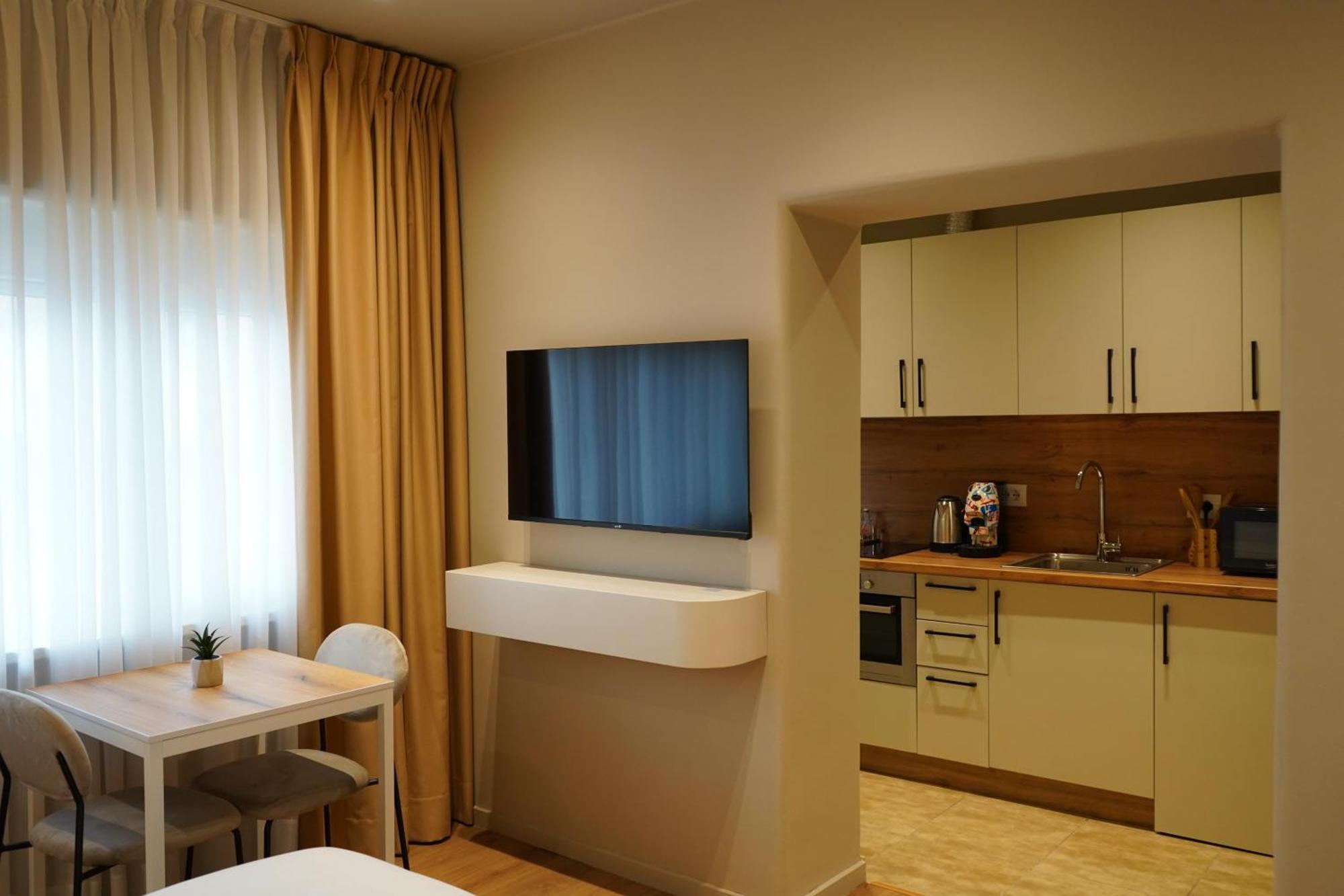Vater Apartments Тирана Екстериор снимка