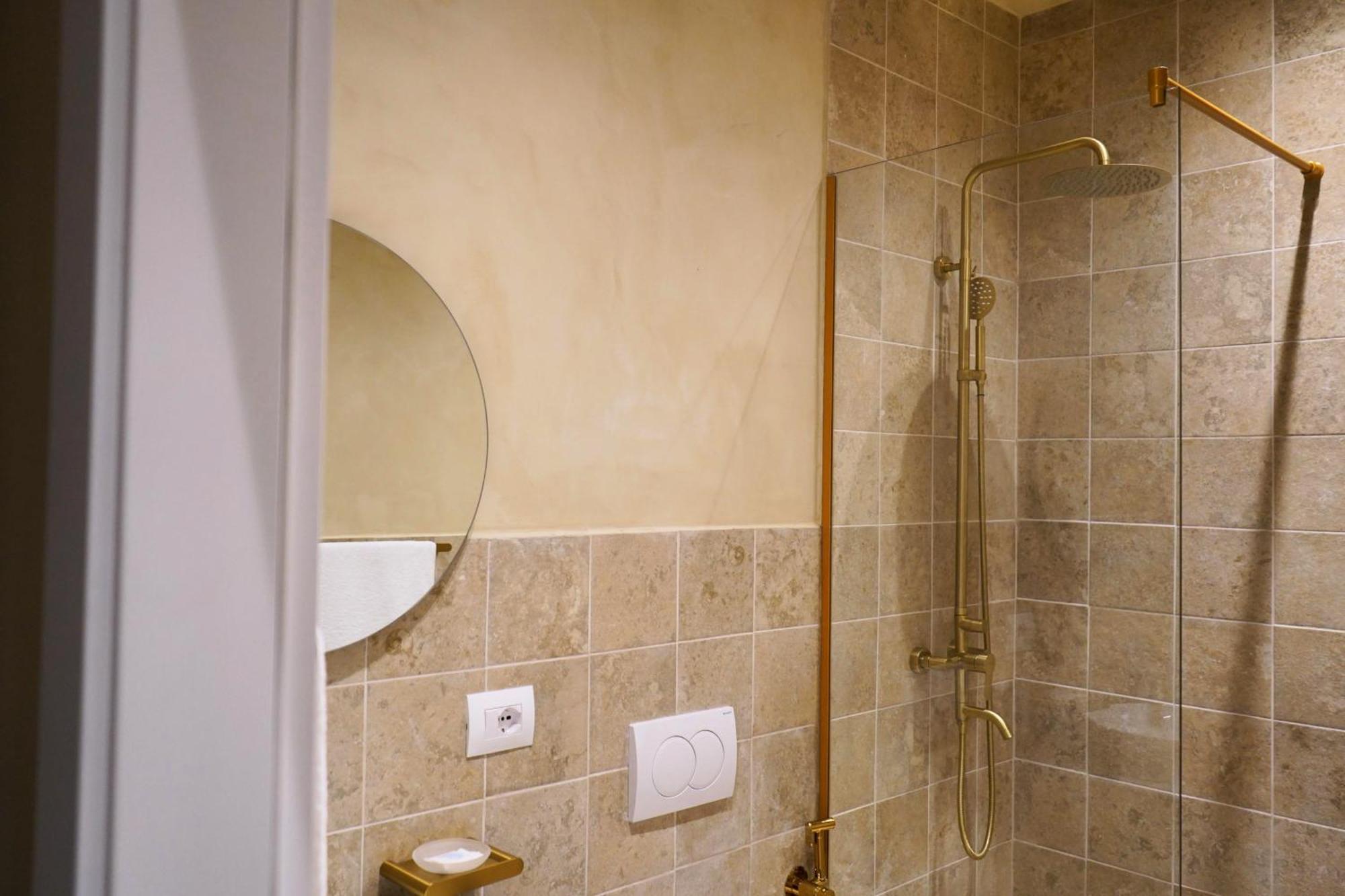 Vater Apartments Тирана Екстериор снимка