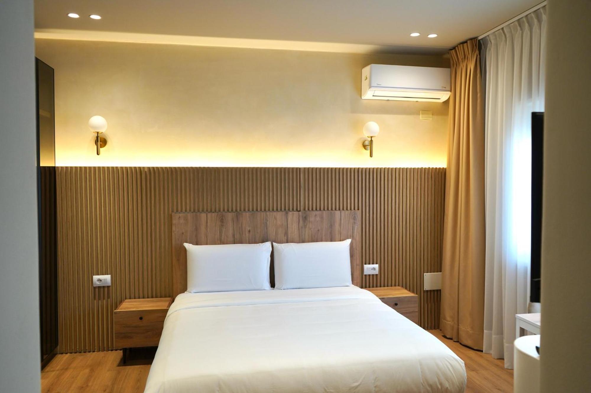 Vater Apartments Тирана Екстериор снимка