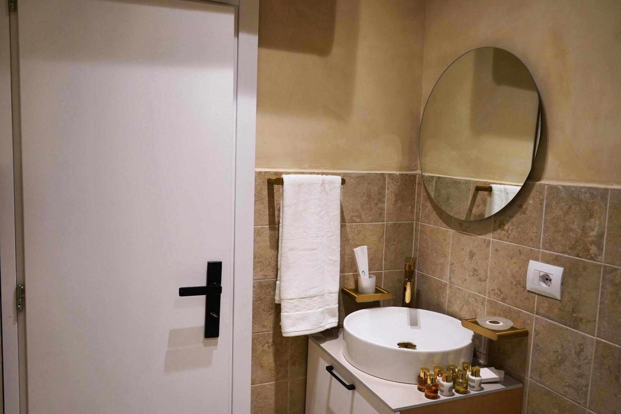 Vater Apartments Тирана Екстериор снимка