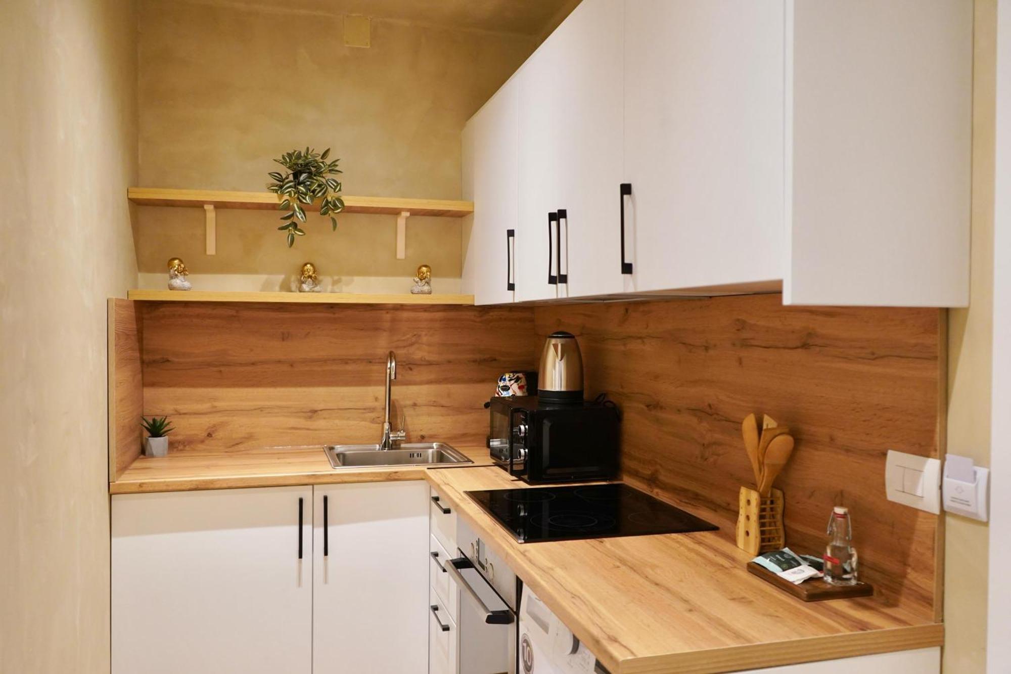 Vater Apartments Тирана Екстериор снимка