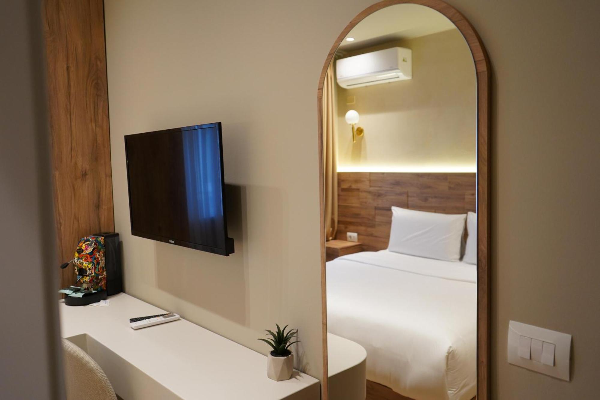 Vater Apartments Тирана Екстериор снимка