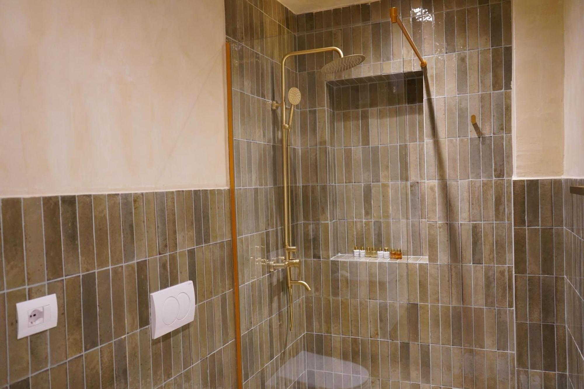 Vater Apartments Тирана Екстериор снимка